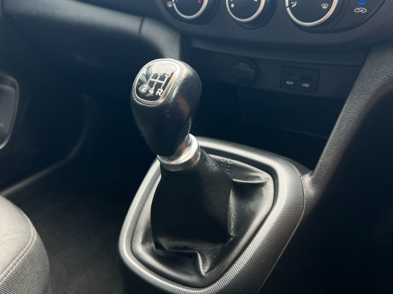 HYUNDAI I10 1.0 SE 5DR 2019 69 6,880 GEARBOX MANUAL BODYSTYLE HATCHBACK FUEL TYPE...